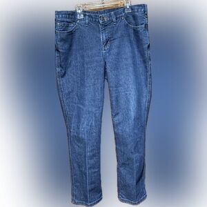 Women’s jeans:dark blue relaxed fit short length Carhartt brand